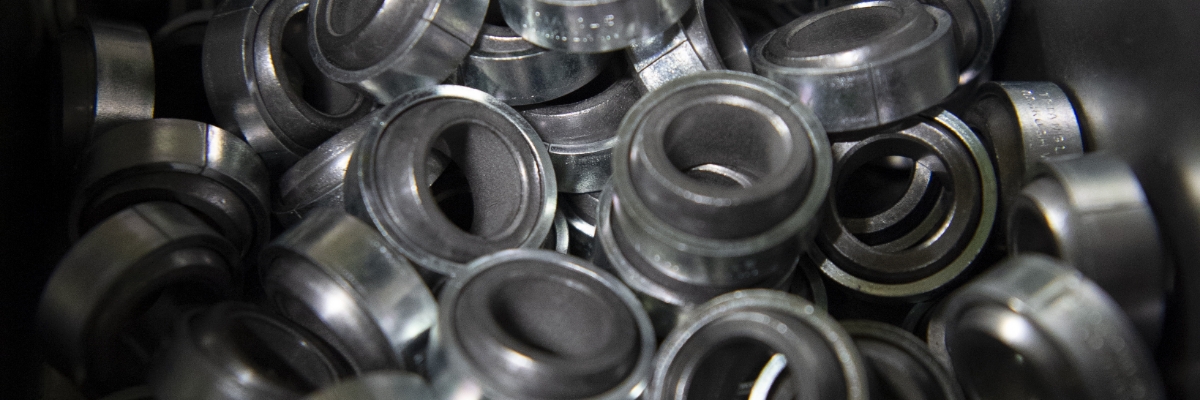 How to Choose the Right Spherical Bearing Material 